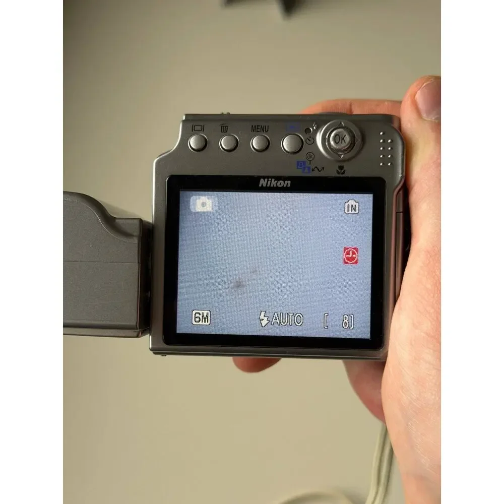 Nikon Coolpix S4 Digital y2k Camera Swivel Lens 6MP 10x Zoom Digicam RARE WORKS